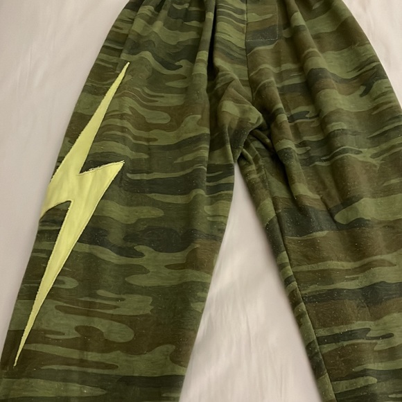 Aviator nation camouflage sweatpants with lightning bolt on the left pant leg. - Picture 3 of 4